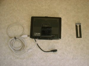 screenremountedorginalremoved.jpg - The I fitted the Dashmount directly on to the screen. This did work how ever it ment the screen was not removable which I was not happy about