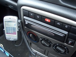 v4closed2.jpg - Here you can see the screen pained and installed. As you can see it matches the dash nicley and no longer has the 'steel me' logo