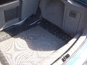 v5carpcvoom2fitted6.jpg - Here you can see the unit installed in the boot area - Totally hidden
