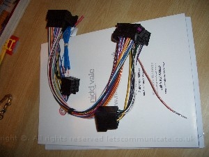 v5sot122.jpg - To provide power to the head unit I was fitting and the Parrot Hands Free I used a SOT 122 cable which I got from Ebay. This actually ended up giving me the advantage of been able to conect the OEM head as well in the footwell when I need to set the clock on the car..... ( some stupid person didnt think about how that could be done if the head broke )