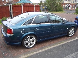 vectracdetailing2.jpg - Before I start give the car a light clean with the jet spray as this removes hard muck and prevents friction when cleaning on the next phase. Clean the car well ( I use Autoglym Conditioning shampoo ) ensuring that I clean panel by panel and rinse down before moving on. After its dry cover up all back areas with masking tape ( 3m stuff is better but I could not get hold of any at the time ). I then place the wipers in bags again to protect from the polishing marks.