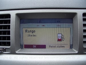 vectracoemhead8.jpg - A picture from my Vectra C SRi XP photo shoot ( The OEM Sat Nav System )